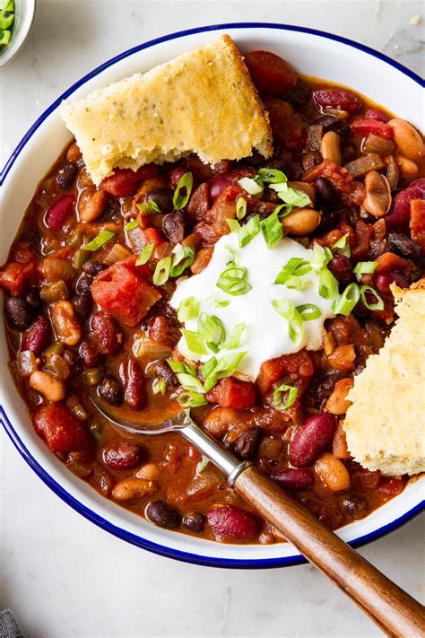 Print this easy chili recipe: Easy Three Bean Chili Recipe (Vegan) - The Simple ...