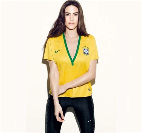 Cbf (confederação brasileira de futebol). EGO - Pedro Lourenço assina camisa feminina da seleção ...