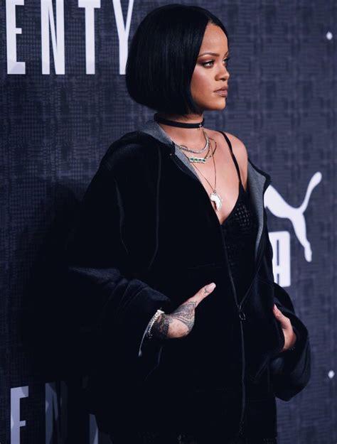 Pin By Meganhouston On Icons Rihanna Rihanna Icon
