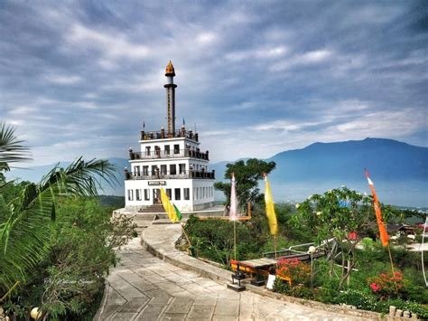 12 Tujuan Wisata Sulawesi Tengah Dari Situs Megalitikum Sampai Pulau