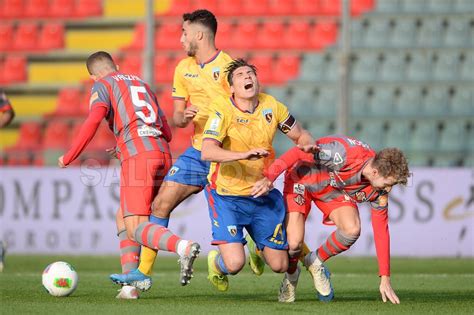 Salernitana 1919 welcome to u.s. La Salernitana continua il suo tabù allo Zini - Radio ...