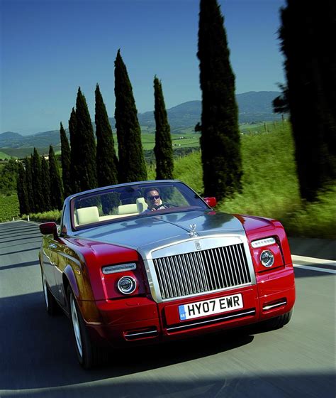The phantom is powered by a 6.7l v12 engine that has direct injection, variable valve control, and variable valve timing. 2010 Rolls-Royce Phantom Drophead Coupe Image. Photo 32 of 60