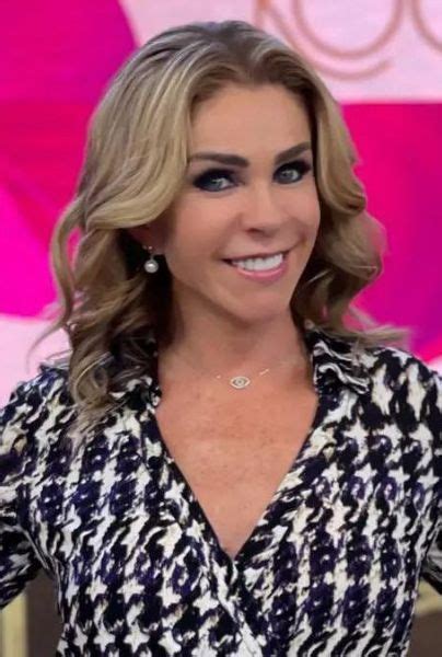 Rocío Sánchez Azuara Así Fue El Gran Regreso De La Conductora A Tv Azteca Estilo Musa