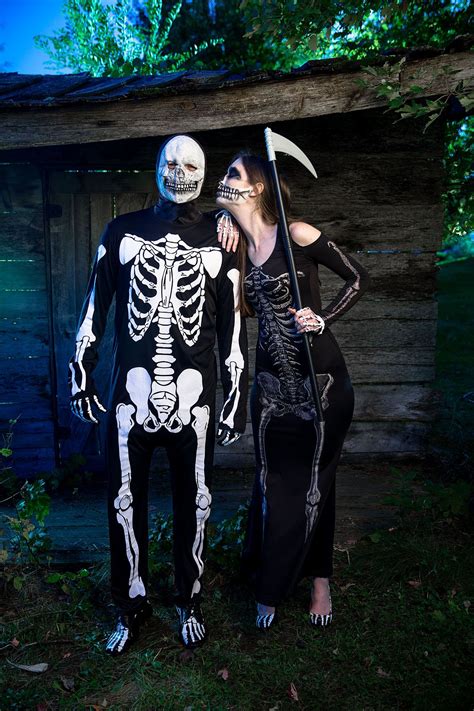 cute couple halloween costume ideas be spooky this year with your significant other creepy