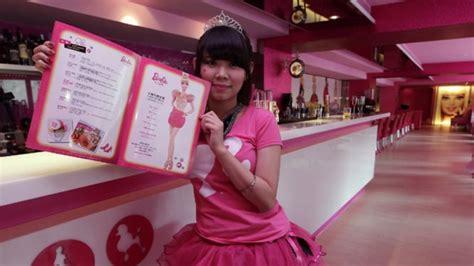 Foto Restoran Bertema Barbie Pertama Di Taiwan