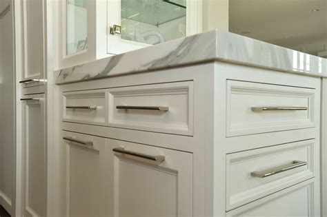 Cabinet Hardware - Metropolitan Cabinets focus keywork