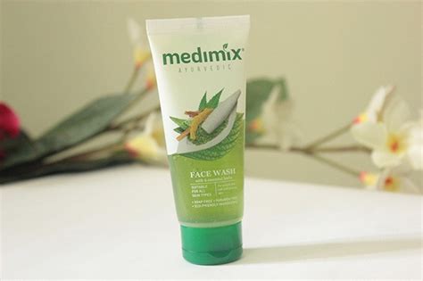 Medimix Ayurvedic Face Wash Review With 6 Essential Herbs