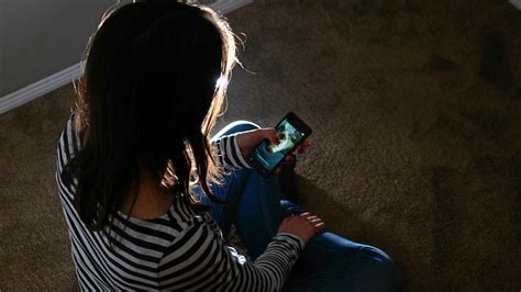 Principal Fights Back Against Sexting At School The Courier Mail