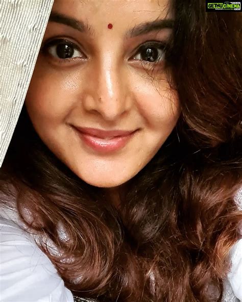 Manju Warrier Hot Photos Pics New Images And Hd Wallpapers