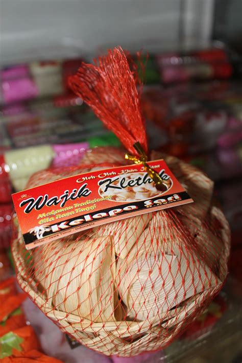 Check spelling or type a new query. Roemah Djenang Kelapa Sari Blitar: Juni 2013