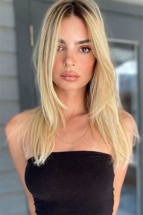 Emily Ratajkowski Just Shocked Us With Her Bold Look Flaunting Her