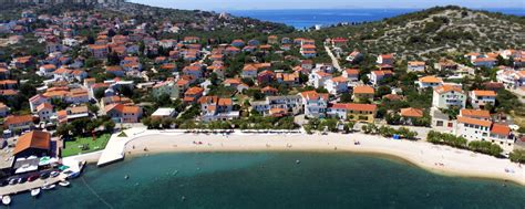 Kontaktdaten, adresse, telefonnummer, email und interaktive karten, damit sie schneller und bequemer filialen in ihre nähe finden können. Jazine Strand Tisno Unterkunft und Appartements in der ...