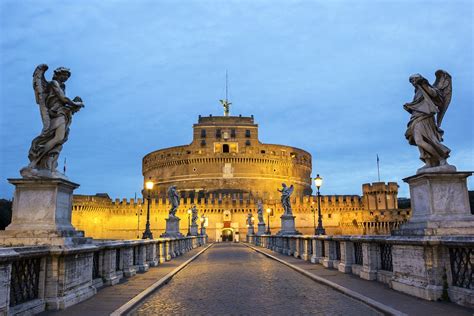 Castel Santangelo In Rome See A Towering Historic Mausoleum Built By
