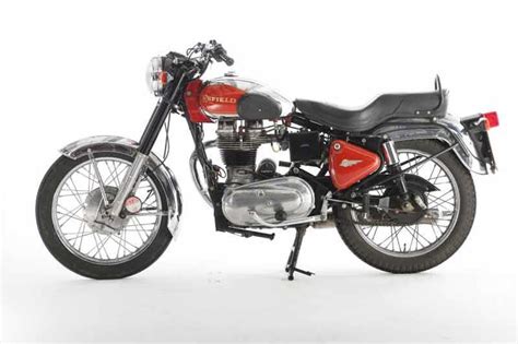 The royal enfield bullet 350 has a seating height of 800 mm and kerb weight of 187 kg. ENFIELD 350 BULLET (1987-2006) Review | MCN