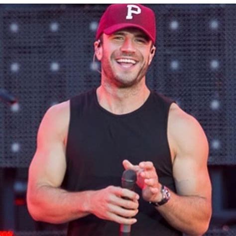 Pin On I Met Sam Hunt In Nashville Tennessee I Grow Up In A Small Town I M A In Love With Sam Hunt