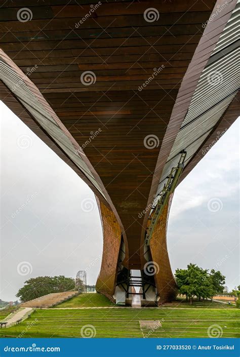 Exterior Design Art Architecture Underneath The Bridge Named Pa San Or