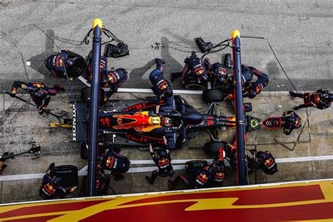 How Pitstops Evolved Into An F1 Art Form