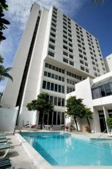 Beaufort park hotel is located at united kingdom, mold, alltami road. River Park Hotel & Suites in Miami, USA - Book Budget ...