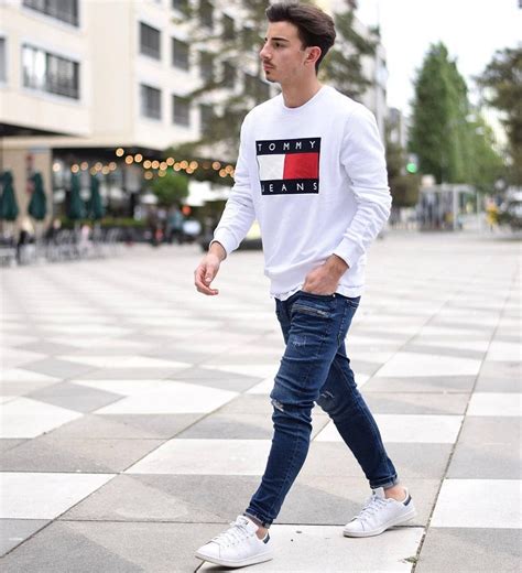 25 Outfits To Wear With White Sneakers For Men Mens Outfits White