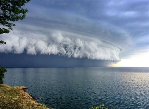 Storm Moving In On Lake Erie Wonders Of The World Natural Landmarks
