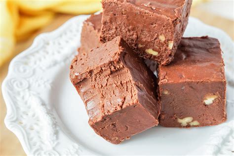 This marshmallow creme recipe is easier to make than you think. L'Appart Review and Marshmallow Creme Fudge - Tara's ...