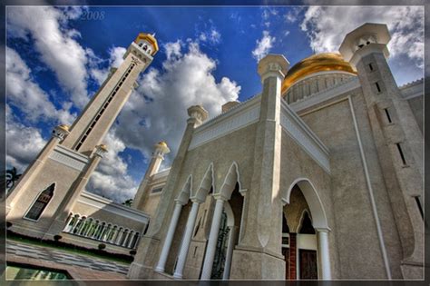 COOL IMAGES Sultan Omar Ali Saifuddin Mosque Brunei