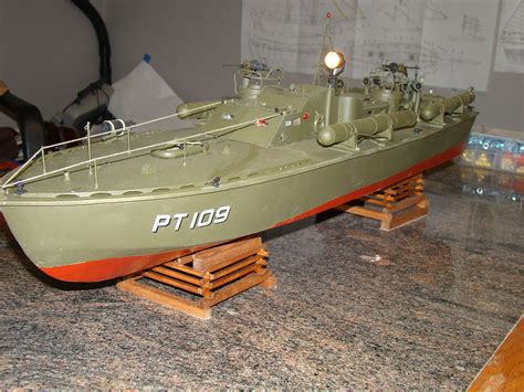 Dumas Us Navy Pt 109 33 Kit Rc Wooden Scale Powered Boat Kit 1233