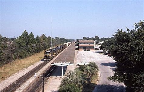 Amtrak Charleston Sc Chs Amtrak Steam Trains Railroad Tracks