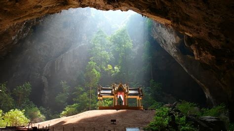 The Phraya Nakhon Cave Jurassic Mountain Resort