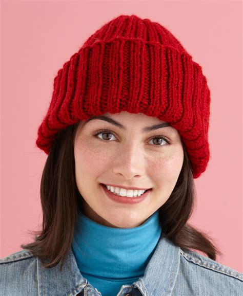 Cranberry Kiss Ribbed Hat | AllFreeKnitting.com