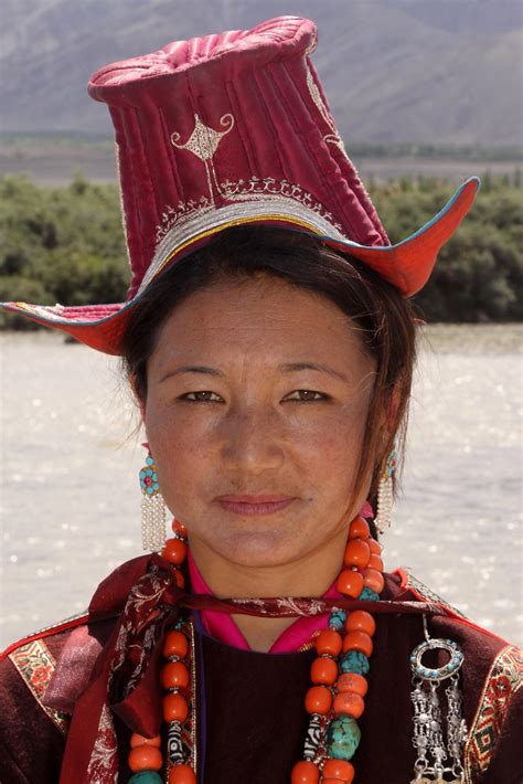 India Ladakh Dances Of The Ladakhi People In Traditional Retlaw