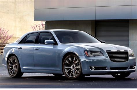 2014 Chrysler 300s Updated With Darker Look
