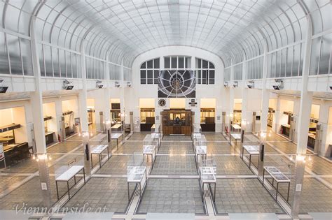 Otto wagner, který prosazoval funkčnost staveb a zříkal se napodobování historických vzorů, byl jak architektem rakouského mocnářství, ale také stavitelem nové doby. Österreichische Postsparkasse und Otto Wagner ...