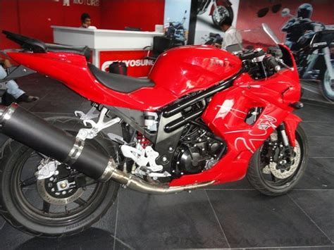 Jisu exhaust for 2010 hyosung gt650r. Hyosung GT650R Review, Price, Specifications