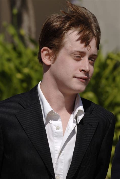 Macaulay carson culkin, one of the most famous american child stars, was born on august 26, 1980 in new york city, new york, usa, as the third of seven children of his father kit culkin (a former stage and child actor and also macaulay's former manager). Macaulay Culkin's Gaunt Look Sparks Concerns PHOTOS