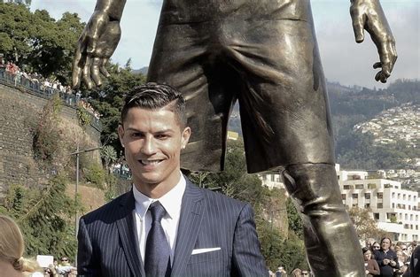 There are also numerous photo opportunities with a relatively lifelike statue as well as two interactive installations to. Cristiano Ronaldo Statue Features A Big Ol' Bulging Dick