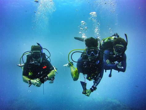 PADI Wreck Specialty Course At Crystal Dive In Koh Tao Thailand