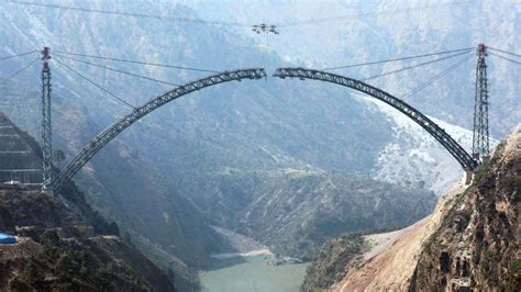 In Pics Arch Closure Of The Worlds Highest Railway Bridge Over Chenab