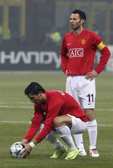 Evergreen Giggs wins PFA award