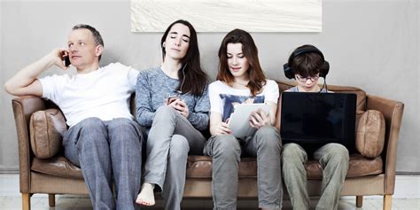 Η χρήση Smartphones από τους γονείς βλάπτει σοβαρά την οικογενειακή ζωή