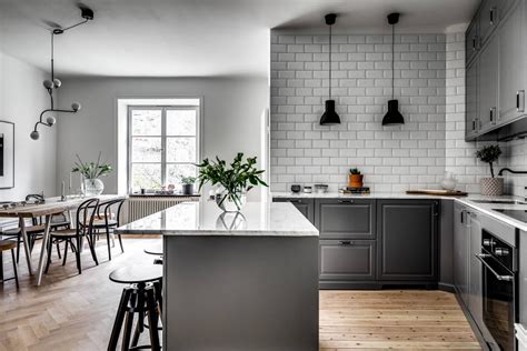Se trata de un tercero, sin ascensor, distribuido en cocina, zona de tendedero, salón, terraza, dos baños y cuatro dormitorios. Azulejo biselado para una cocina nórdica - Interiores Chic ...