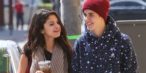 Justin bieber drops hints about his relationship with selena gomez. Así es como Justin Bieber se disculpó con Selena Gómez