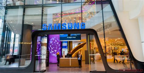Inside Samsungs Newest Store At Torontos Eaton Centre