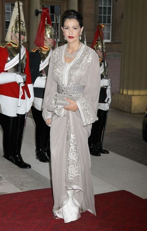 A white abaya is an essential piece of garment for everyone especially when it looks and feels as elegant as this one. Wedding Abayas- 30 Latest Bridal Abaya Designs Trending Now