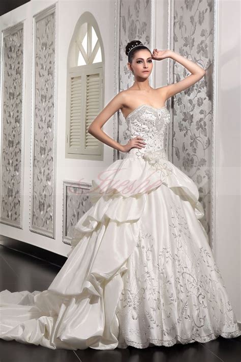 Ball gown round neck tulle appliques wedding dress open back. DressyBridal: Must-Have Traditional Ball Gown Wedding Dresses
