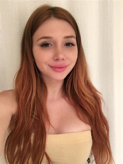 Sara Koziatek🐺🥧 On Twitter Amateur Cutie Selfie 💕 Just Hanging Around