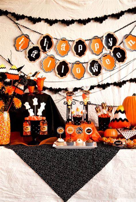 The thing about halloween decorations yard is you can come up your theme, but you will need to brainstorm first. Party-Themed Décor Ideas For Halloween