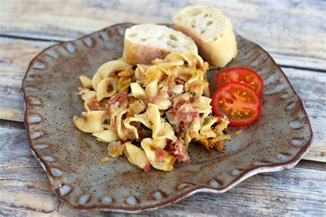 We used egg noodles in the casserole, but spaghetti or similar pasta could be used as well. Corned Beef and Noodle Casserole Recipe