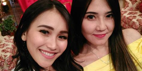 foto bareng ayu malah dibanding bandingkan dengan via vallen