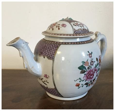 Antique 18th Century Chinese Export Porcelain Tea Pot In Famille Rose